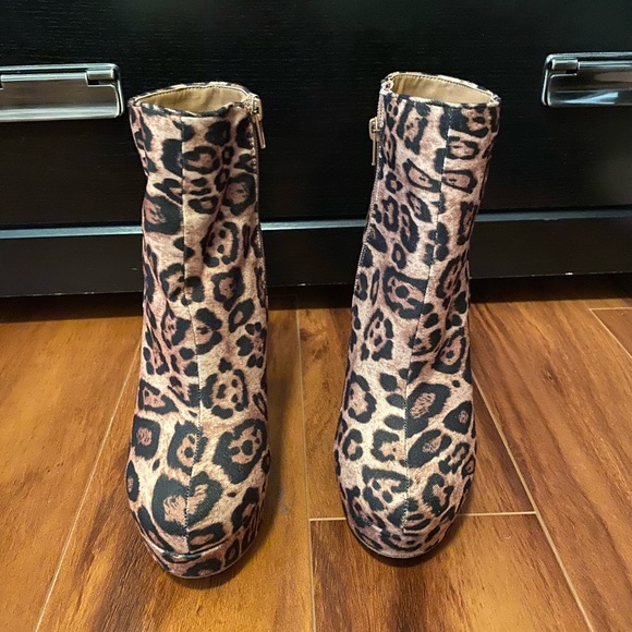 These Three Boutique Leopard Booties - Picture 2 of 3